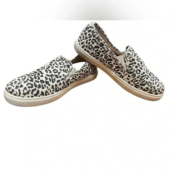 Torrid Leopard Print Slip  On Shoes Size 8WW - Picture 3 of 9
